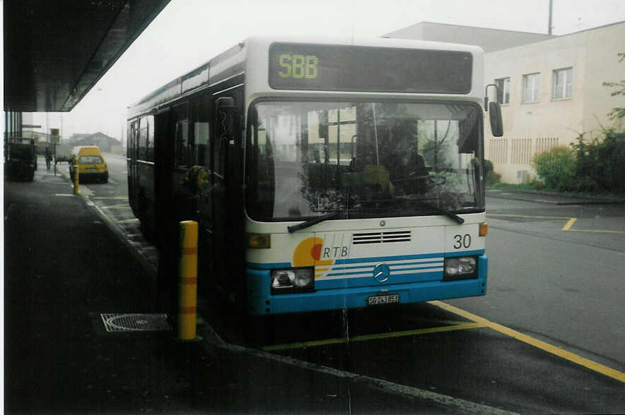 (015'437) - RTB Altst�tten - Nr. 30/SG 243'853 - Mercedes (ex VBSG St. Gallen Nr. 221) am 10. Oktober 1996 beim Bahnhof Buchs