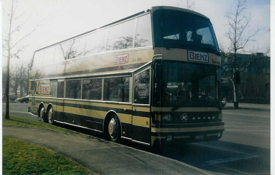(016'215) - Bienz, K�ssnacht - Nr. 16/LU 15'526 - Setra (ex Marti, Kallnach Nr. 16) am 3. Februar 1997 in Thun, Lachen