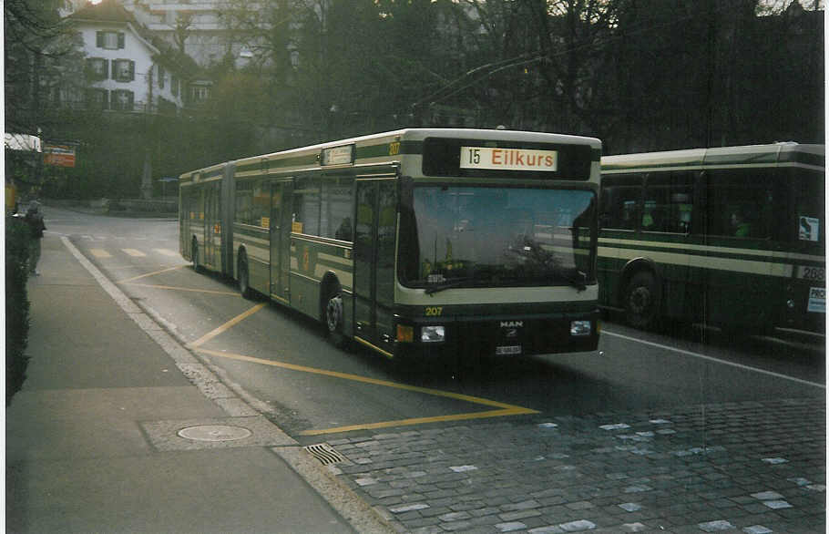 (016'613) - SVB Bern - Nr. 207/BE 500'207 - MAN am 26. M�rz 1997 in Bern, B�rengraben