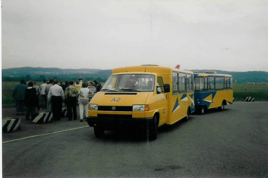 (017'200A) - Flughafen, Z�rich - Nr. A 2 - VW am 5. Juni 1997 in Z�rich, Flughafen 