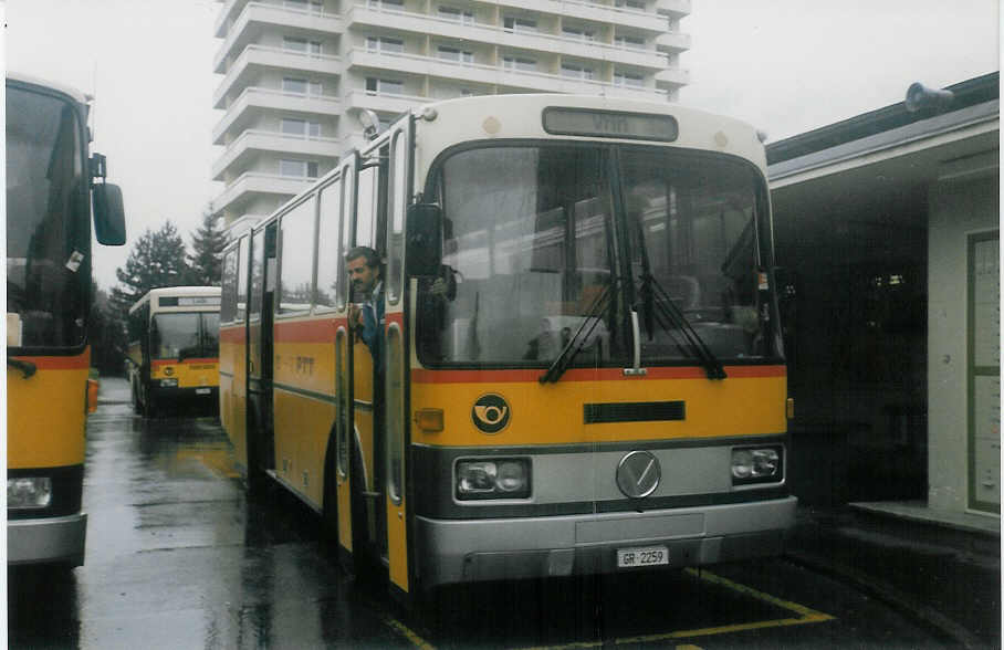 (018'332) - Sol�r&Fontana, Ilanz - Nr. 4/GR 2259 - Vetter am 2. August 1997 beim Bahnhof Ilanz
