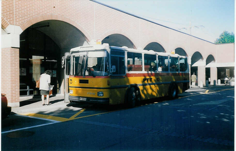 (019'800) - Lengacher, M�hlethurnen - Nr. 4/BE 26'963 - FBW/Hess (ex P 23'415) am 4. Oktober 1997 beim Bahnhof M�nsingen
