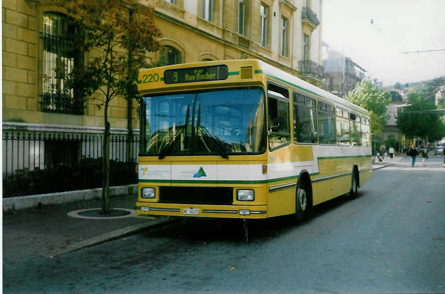 (019'929) - TN Neuch�tel - Nr. 220/NE 58'220 - Volvo/Hess am 7. Oktober 1997 in Neuch�tel, Place Pury