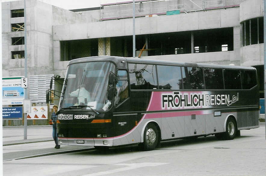 (023'511) - Fr�hlich, Z�rich - ZH 27'112 - Bova am 14. Juni 1998 beim Bahnhof Wil