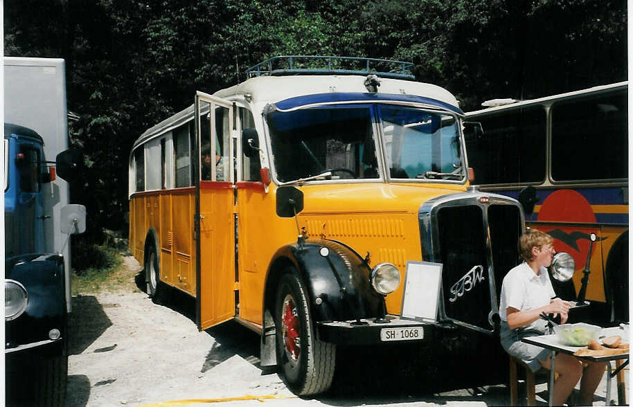 (025'415) - Ringger, Thayngen - SH 1068 - FBW/T�scher (ex P 24'589) am 15. August 1998 in Heitenried, Sensegraben