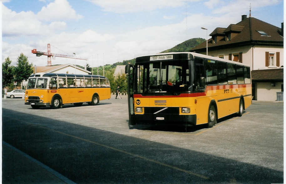 (026'104) - Br�ndli, Elfingen - Nr. 1/AG 17'895 - Volvo/Hess am 5. September 1998 beim Bahnhof Frick