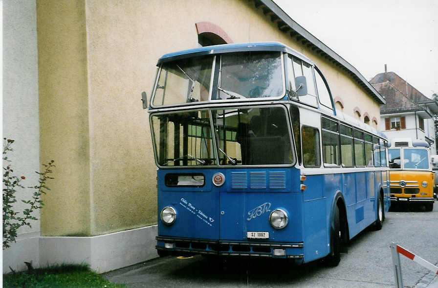 (026'504) - Oldie-Tours Z�risee, Wollerau - FBW/T�scher Hochlenker (ex VBZ Z�rich Nr. 250) am 3. Oktober 1998 in R�ti, Sonnenplatz
