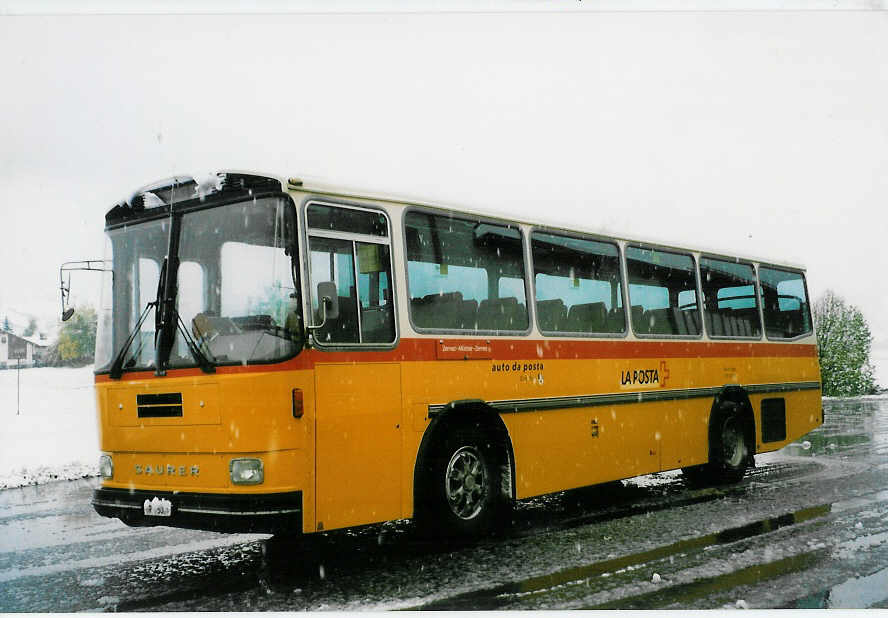 (026'907) - Frigg, Zernez - GR 75'004 - Saurer/T�scher am 7. Oktober 1998 in Zernez, Garage