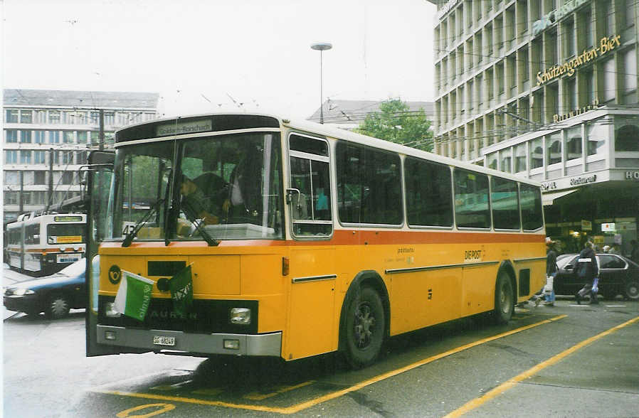 (027'012) - Schwizer, Goldach - Nr. 3/SG 68'249 - Saurer/T�scher am 8. Oktober 1998 beim Bahnhof St. Gallen