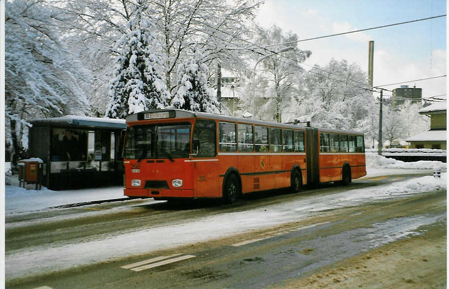 (029'306) - SVB Bern - Nr. 298/BE 507'298 - FBW/Hess (ex TPG Gen�ve Nr. 116) am 10. Februar 1999 in Bern, Statthalterstrasse
