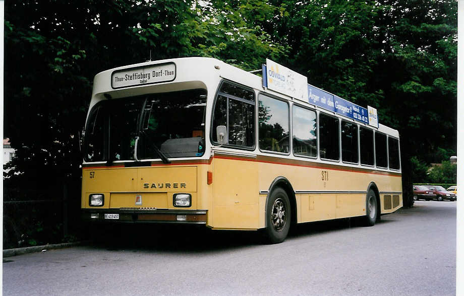 (032'116) - STI Thun - Nr. 57/BE 413'457 - Saurer/R&J am 14. Juni 1999 bei der Schiffl�ndte Thun