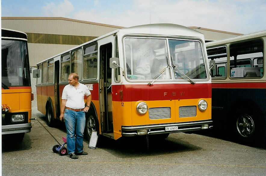 (032'321) - Tr�b, Oberrieden - Nr. 12/ZH 69'651 - FBW/R&J (ex Ryffel, Uster Nr. 12) am 26. Juni 1999 in Hinwil, AMP