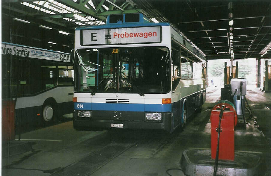 (032'610) - VBZ Z�rich - Nr. 614/ZH 540'614 - Mercedes am 26. Juni 1999 in Z�rich, Garage Hardau 