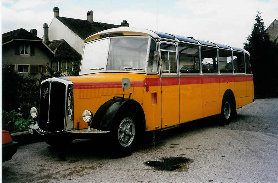 (033'201) - Zwahlen, Cornaux - NE 6569 - Saurer/Lauber am 6. Juli 1999 in Cornaux, H�tel du Soleil