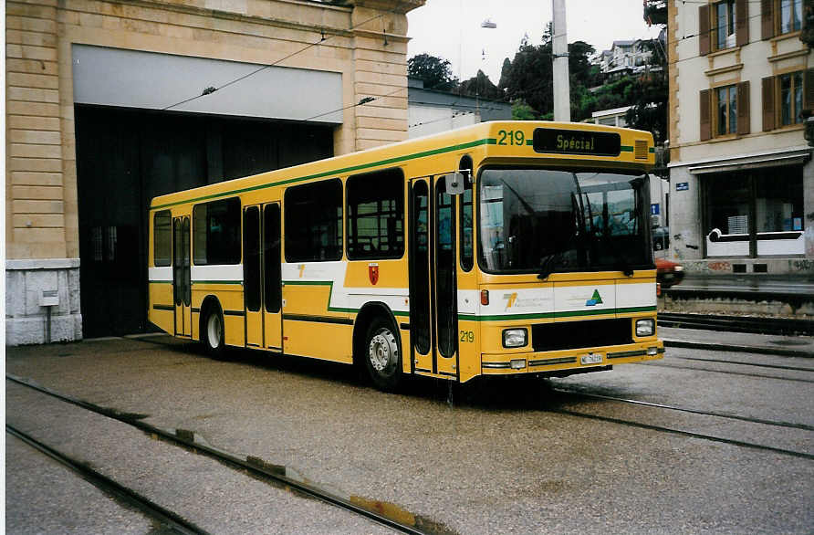 (033'205) - TN Neuch�tel - Nr. 219/NE 76'219 - Volvo/Hess am 6. Juli 1999 in Neuch�tel, D�p�t