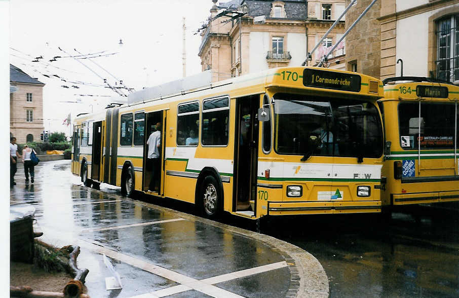 (033'232) - TN Neuch�tel - Nr. 170 - FBW/Hess Gelenktrolleybus am 6. Juli 1999 in Neuch�tel, Place Pury