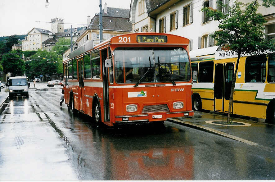 (033'301) - TN Neuch�tel - Nr. 201/NE 26'101 - FBW/Hess (ex Nr. 101) am 6. Juli 1999 in Neuch�tel, Place Pury