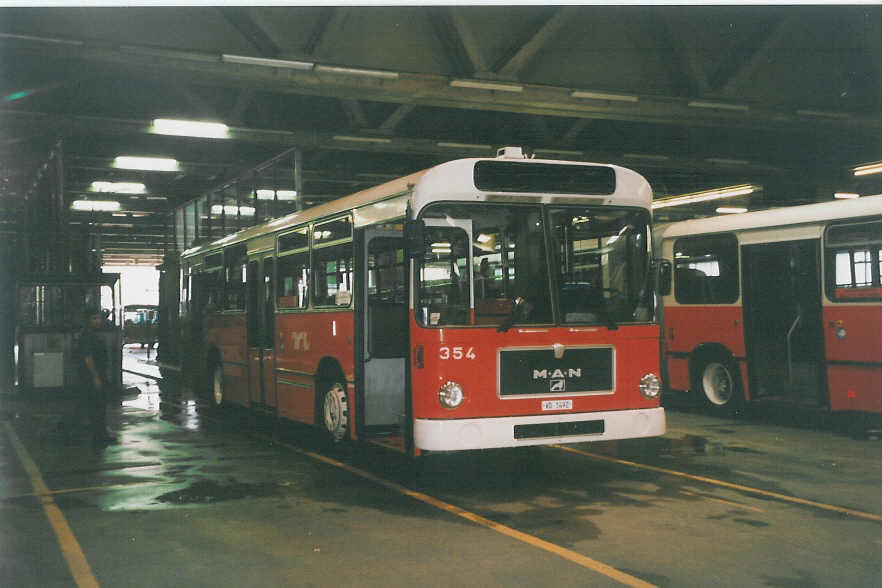 (033'436) - TL Lausanne - Nr. 354/VD 1492 - MAN am 7. Juli 1999 in Lausanne, D�p�t Borde