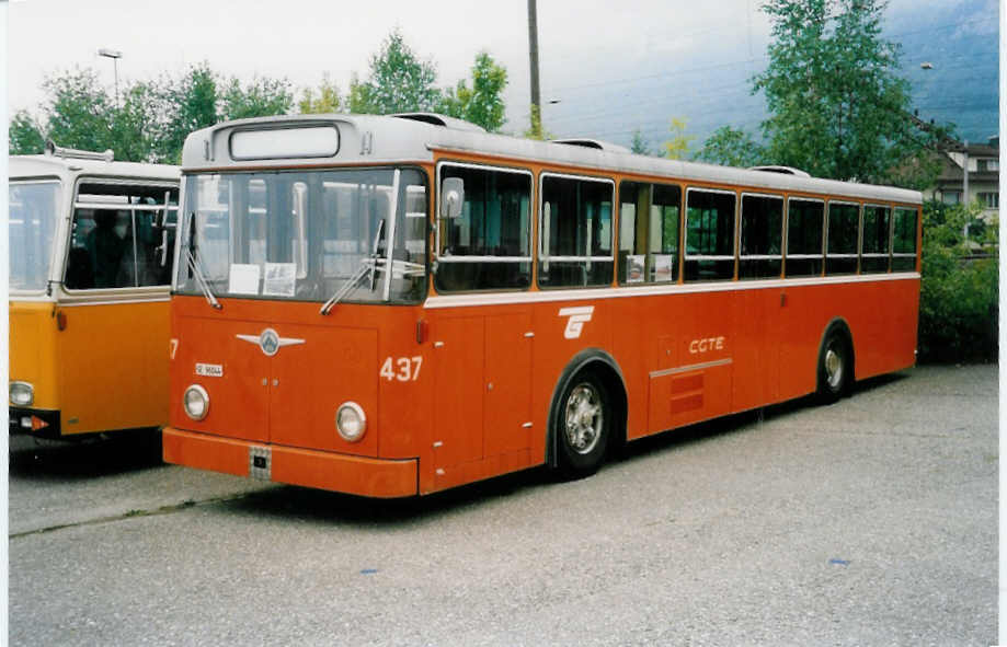 (035'832) - TPG Gen�ve (Knoerr) - Nr. 437/GE 96'044 - Saurer/Lauber-R&J (ex Nr. 58; ex Nr. 437) am 28. August 1999 in Oensingen, Saurertreffen