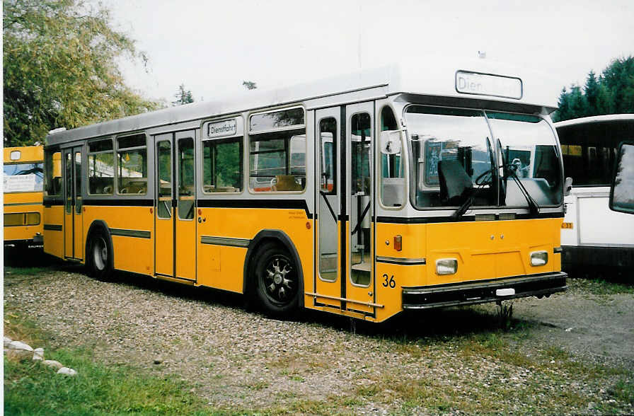 (036'021) - VBSH Schaffhausen - Nr. 36 - Saurer/Hess (ex Nr. 5) am 28. August 1999 in B�tzberg, Heiniger