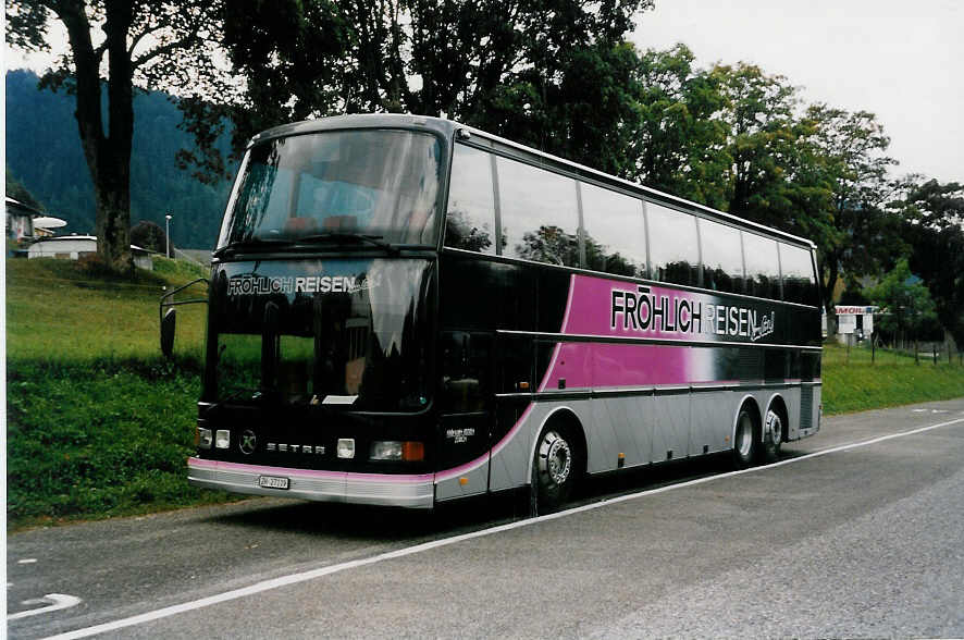 (036'803) - Fr�hlich, Z�rich ZH 27'119 - Setra am 12. September 1999 in Les Brenets, Parkplatz NLB