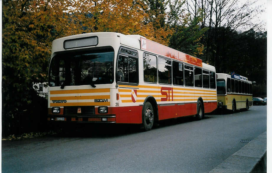 (037'535) - STI Thun - Nr. 28/BE 419'028 - Volvo/R&J (ex SAT Thun Nr. 28) am 2. November 1999 bei der Schiffl�ndte Thun