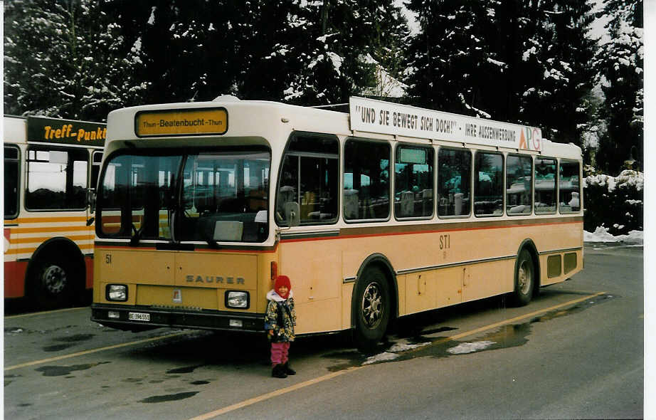 (037'732) - STI Thun - Nr. 51/BE 396'552 - Saurer/R&J am 22. November 1999 bei der Schiffl�ndte Thun