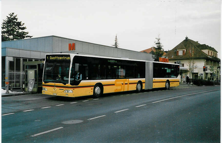 (038'002) - STI Thun - Nr. 76/BE 272'476 - Mercedes am 4. Dezember 1999 in Thun, Post D�rrenast