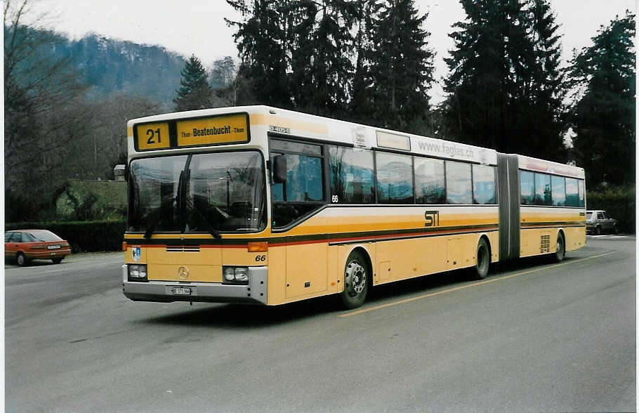 (038'029) - STI Thun - Nr. 66/BE 371'366 - Mercedes am 23. Dezember 1999 bei der Schiffl�ndte Thun