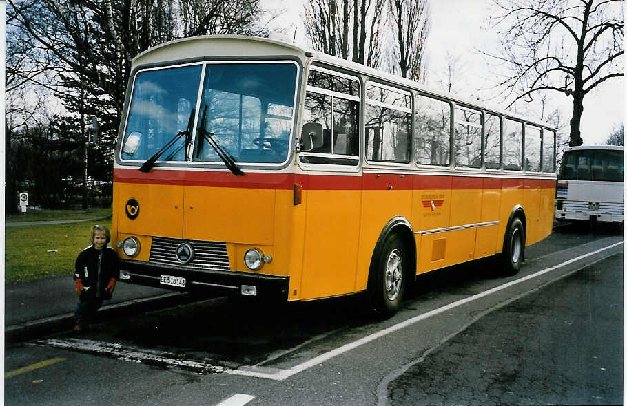 (038'914) - Gast Gwatt - Nr. 27/BE 518'148 - Saurer/T�scher (ex AVG Grindelwald Nr. 28+27+19; ex Lienert, Einsiedeln) am 7. Februar 2000 in Thun, Lachen
