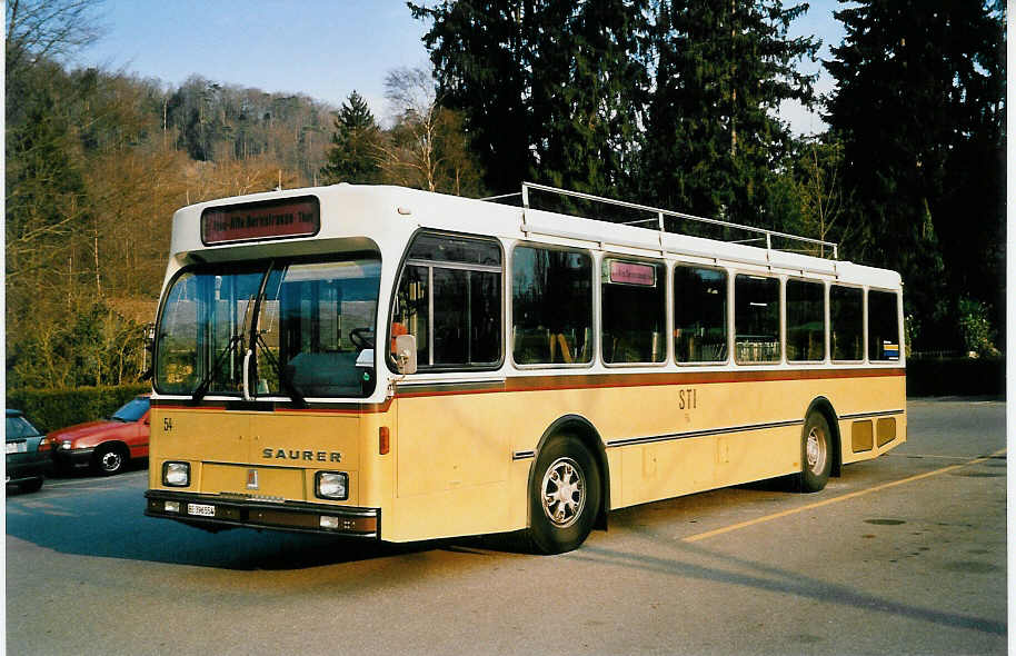(039'531) - STI Thun - Nr. 54/BE 396'554 - Saurer/R&J am 7. M�rz 2000 bei der Schiffl�ndte Thun