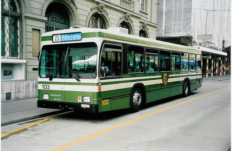 (039'726) - SVB Bern - Nr. 103/BE 500'103 - Volvo/R&J am 14. M�rz 2000 beim Bahnhof Bern