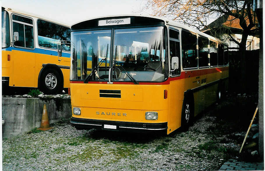 (040'005) - PTT-Regie - P 25'836 - Saurer/Hess am 8. April 2000 in B�tzberg, Heiniger
