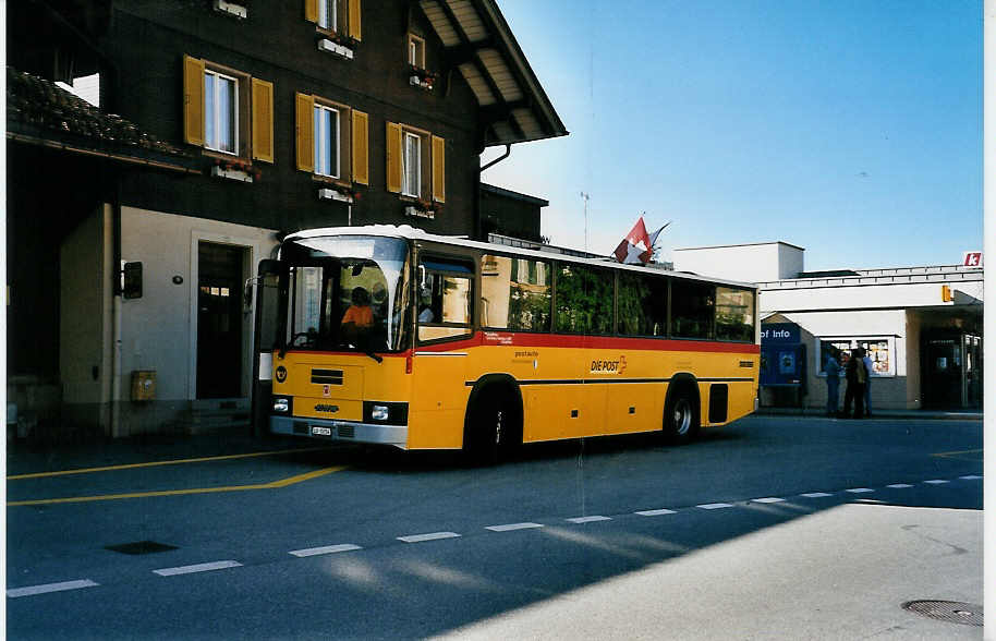 (040'725) - Schnider, Sch�pfheim - LU 15'754 - NAW/R&J am 1. Juni 2000 beim Bahnhof Sch�pfheim