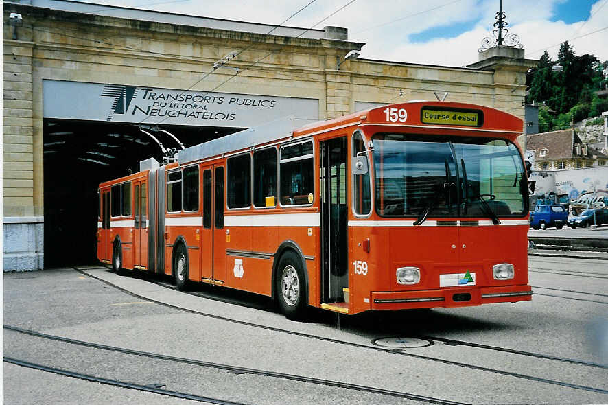 (041'816) - TN Neuch�tel - Nr. 159 - FBW/Hess Gelenktrolleybus (ex Nr. 59) am 12. Juli 2000 in Neuch�tel, D�p�t