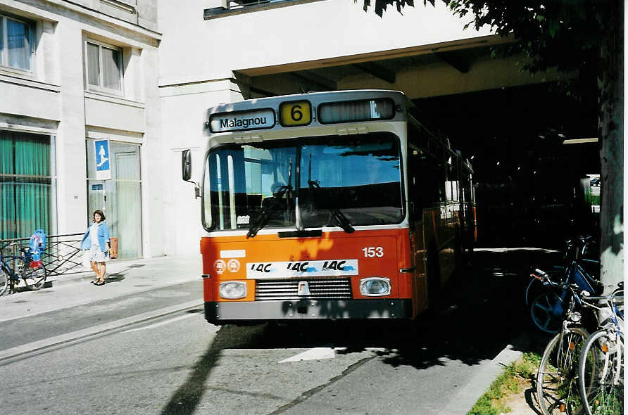 (042'111) - TPG Gen�ve - Nr. 153/GE 96'645 - FBW/R&J am 19. Juli 2000 beim Bahnhof Gen�ve