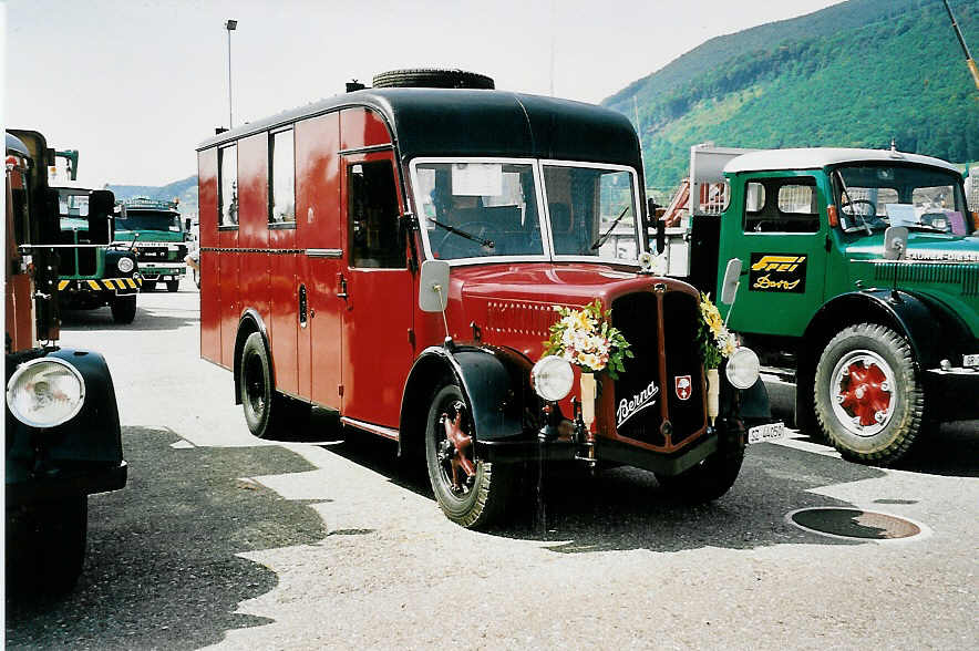 (042'905) - M�ller, Lauerz - SZ 44'050 - Berna/Hess (ex KTA Bern) am 26. August 2000 in Oensingen, Saurertreffen