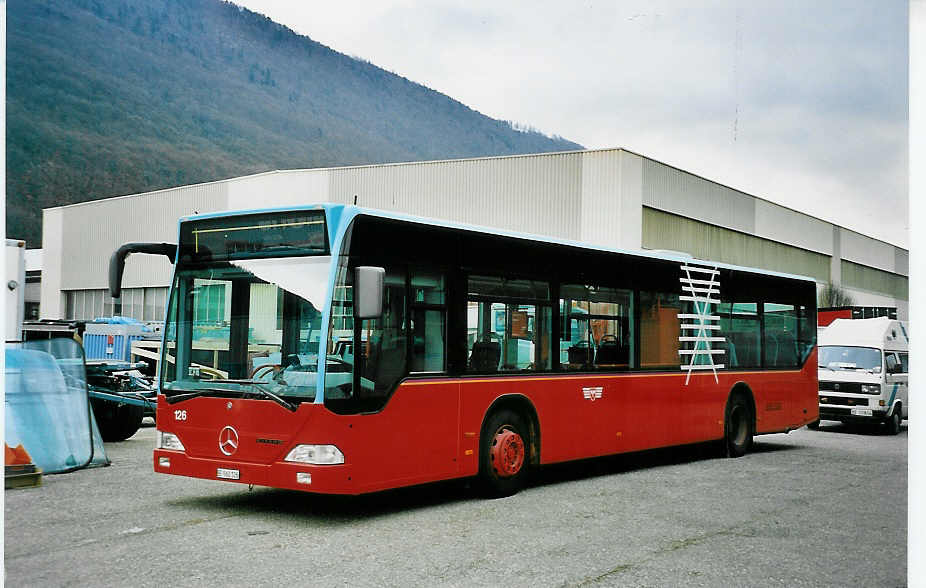(044'730) - VB Biel - Nr. 126/BE 560'126 - Mercedes am 17. Februar 2001 in Biel, Z�richstrasse