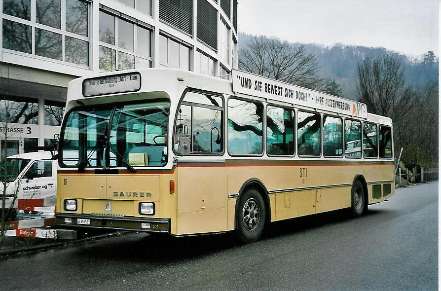 (045'210) - STI Thun - Nr. 51/BE 396'551 - Saurer/R&J am 8. M�rz 2001 bei der Schiffl�ndte Thun