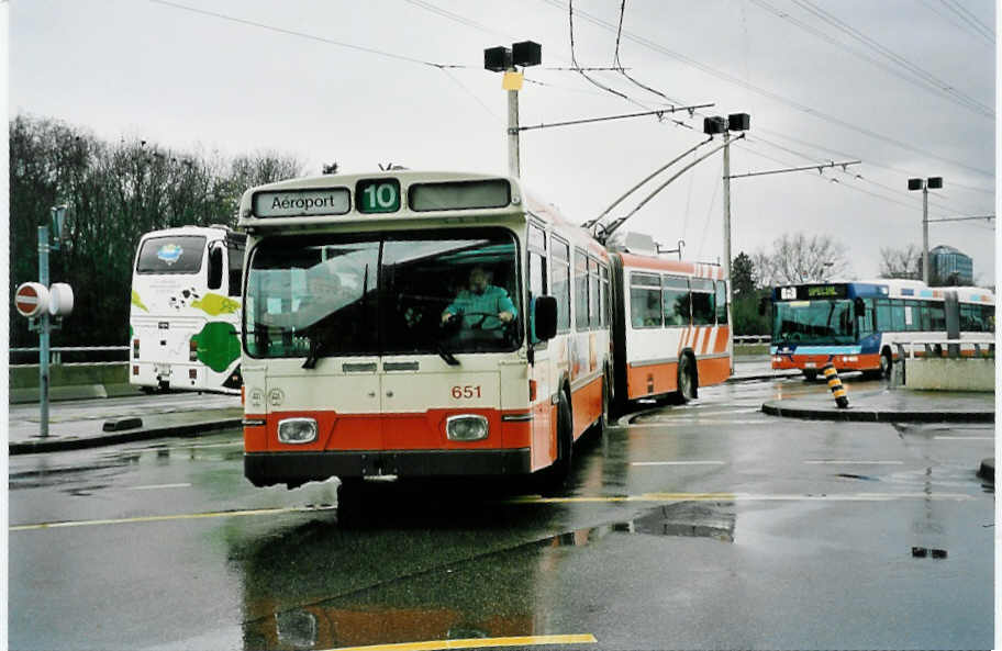 (045'310) - TPG Gen�ve - Nr. 651 - Saurer/Hess Gelenktrolleybus am 11. M�rz 2001 in Gen�ve, A�roport