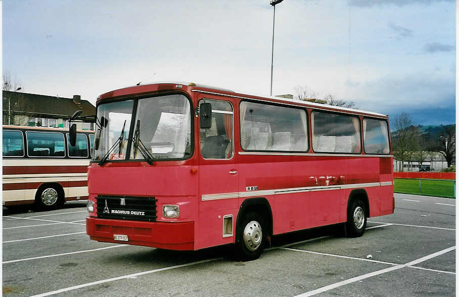 (045'412) - Sommer, Toffen - BE 279'307 - Magirus-Deutz am 19. M�rz 2001 in Thun-Lerchenfeld, Waldeck