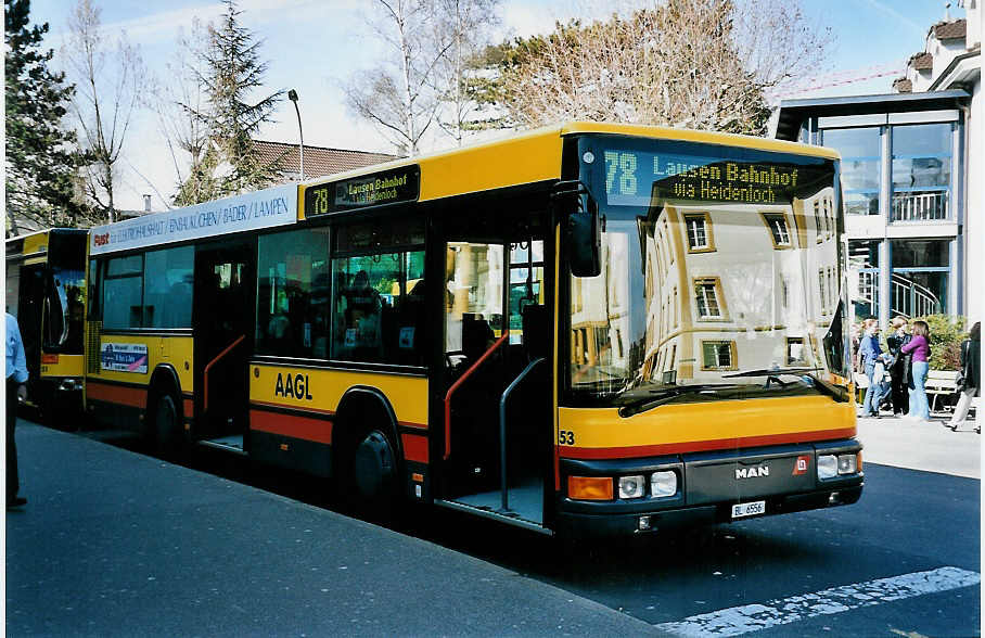(045'515) - AAGL Liestal - Nr. 53/BL 6556 - MAN/Lauber am 31. M�rz 2001 beim Bahnhof Liestal