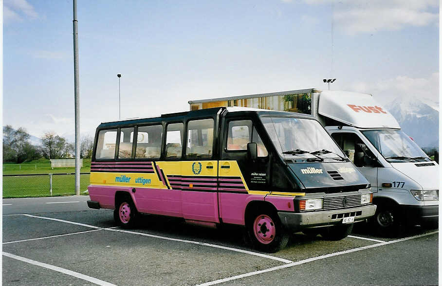 (045'721) - M�ller, Uttigen - BE 82 V - Renault am 14. April 2001 in Thun-Lerchenfeld, Waldeck