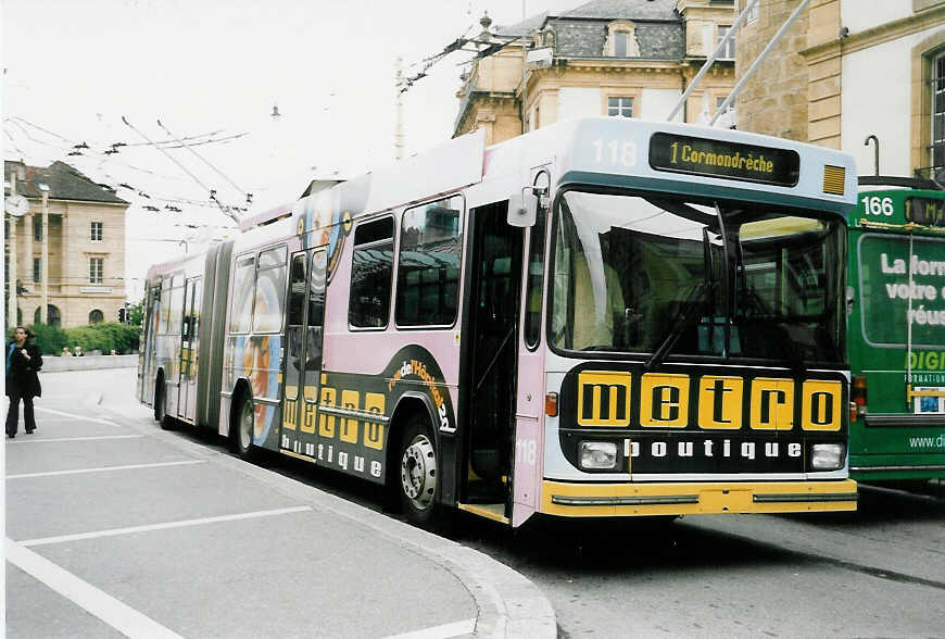 (047'312) - TN Neuch�tel - Nr. 118 - NAW/Hess Gelenktrolleybus am 16. Juni 2001 in Neuch�tel, Place Pury