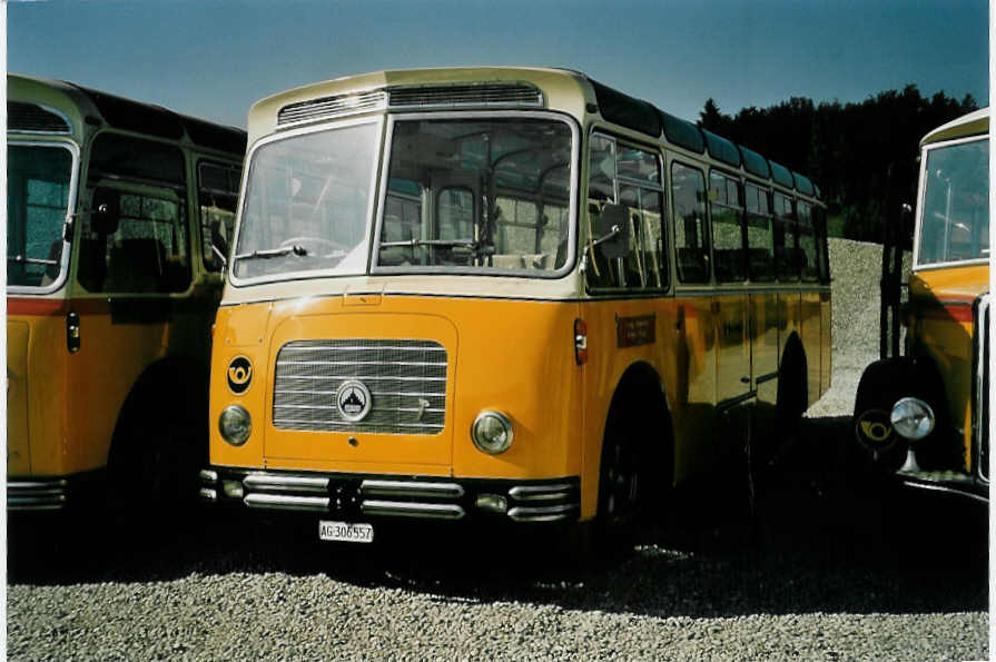(049'325) - Streiff, Gelterkinden - AG 306'557 - Saurer/Gangloff (ex Oldie-Tours Z�risee, Wollerau; ex OTAG, Wald; ex Leibundgut, Obergoldbach; ex Krebs, Belpberg) am 25. August 2001 in Niederbipp, Saurertreffen