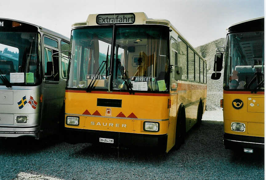 (049'328) - Toldo, Z�rich - ZH 484'215 - Saurer/R&J (ex Peter, Pfaffnau) am 25. August 2001 in Niederbipp, Saurertreffen