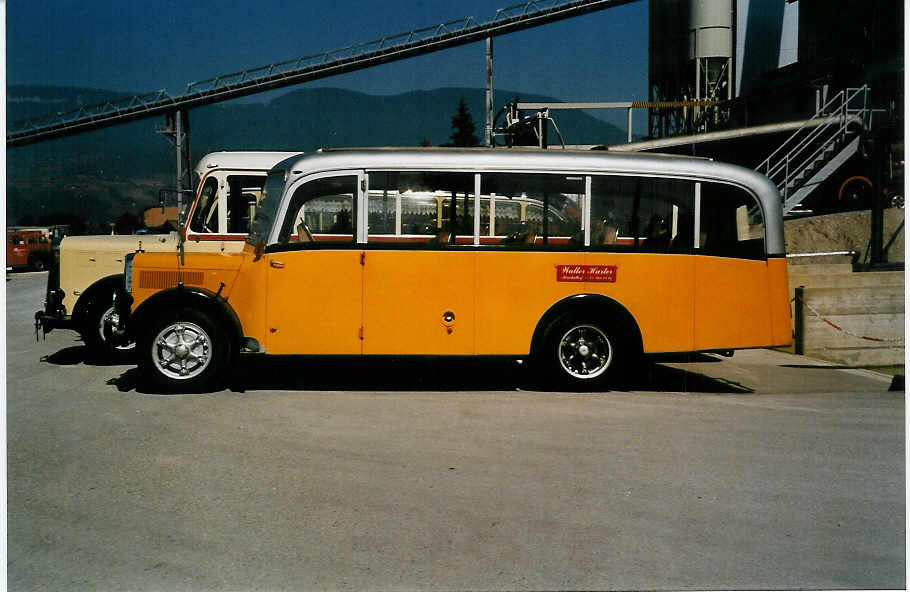 (049'413) - Hurter, M�nchaltdorf - ZH 271'919 - Berna/FHS (ex Volkart, Russikon; ex ASD Aigle; ex P 21'003) am 25. August 2001 in Niederbipp, Saurertreffen