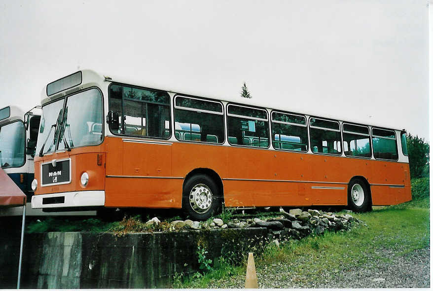 (049'824) - TL Lausanne - Nr. 356 - MAN am 23. September 2001 in B�tzberg, Heiniger