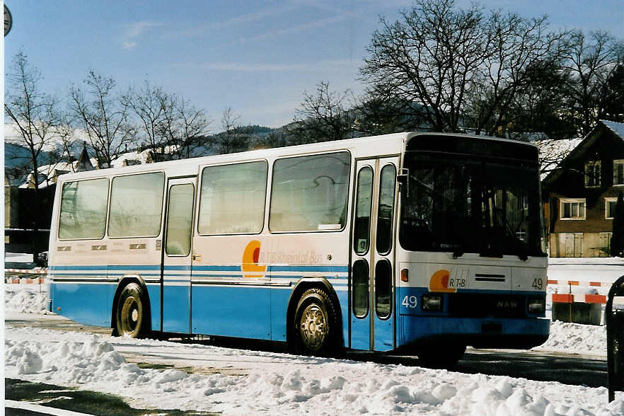 (051'030) - RTB Altst�tten - Nr. 49/SG 33'571 - NAW/Hess am 27. Dezember 2001 beim Bahnhof Altst�tten