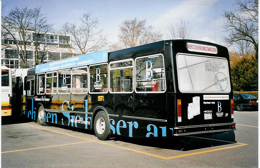 (052'128) - STI Thun - Nr. 27/BE 419'027 - Volvo/R&J (ex SAT Thun Nr. 27) am 18. Februar 2002 bei der Schiffl�ndte Thun